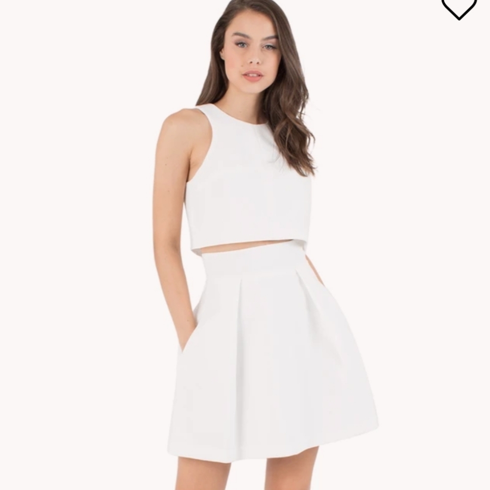 Black Halo White Formal Sleeveless Suit Top Size 0 Crop Length XS